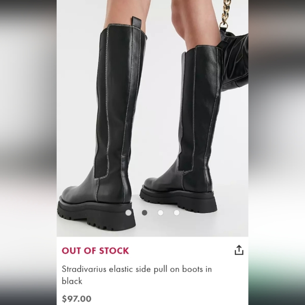 NWOT Stradivarius pull on lug soled boots with elastic